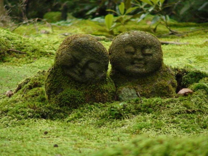 yusei en garden statua di pietra sanzenin ohara kyoto
