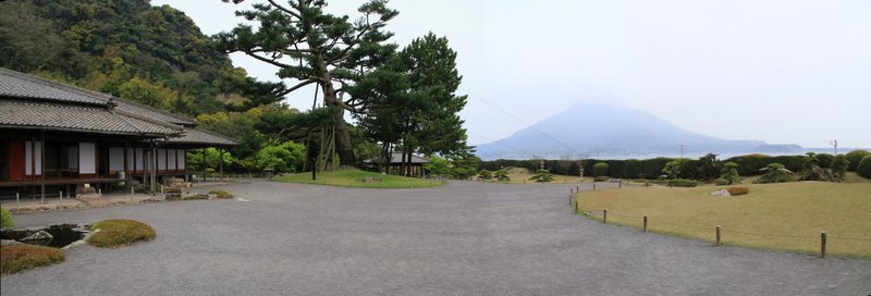 il vulcano sakurajima dal giardino senganen