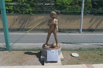 statua oliver hutton tokyo