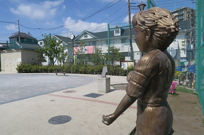 statua oliver hutton tokyo